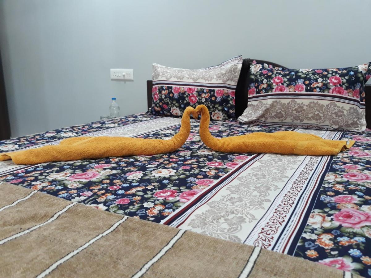 Shawn'S The Morjim Enclave Hotel Esterno foto