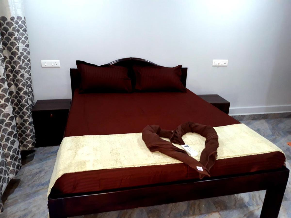 Shawn'S The Morjim Enclave Hotel Esterno foto